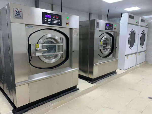 學校洗衣房設備的全自動洗脫機怎么使用？